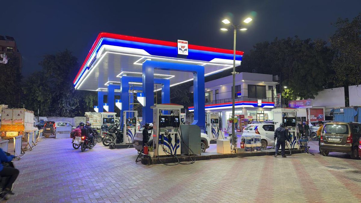 shantisshp's tweet photo. Evening lights at Shanti SS bring calm visibility and comfort for every customer
#ShantiSS #EveningLighting #PeacefulStops #SafeService #StationMoments 
@hpcl_retail @NZ_HPCL_Retail @Avinashhpcl @BanaySingh07 @hardik_HPCL @HPCL_Delhi https://t.co/z1AYjliXwL