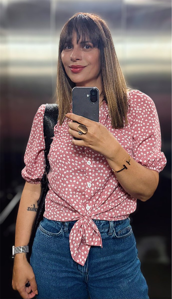 Bom dia 😎

Que dia lindo, né?

É o meu aniversário!

51 anos ☺️