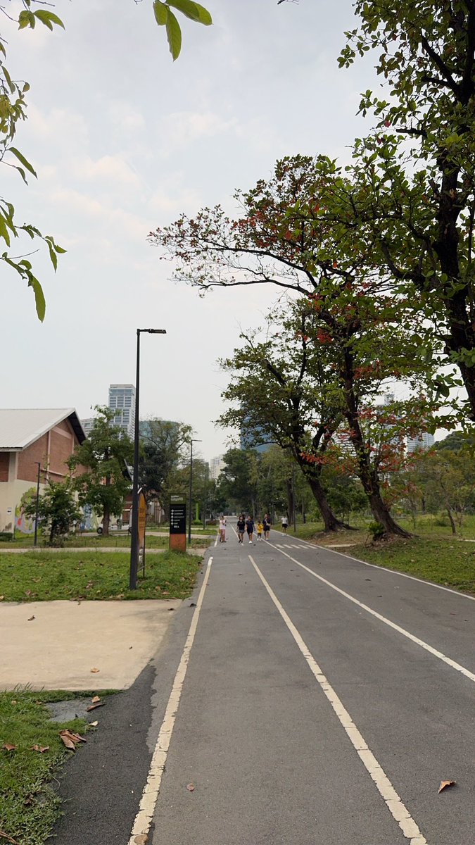 joey_ptpr's tweet image. มาวิ่งก่อนซ้อม วิ่งตามเพื่อนไม่ทัน 52626355😃🆘