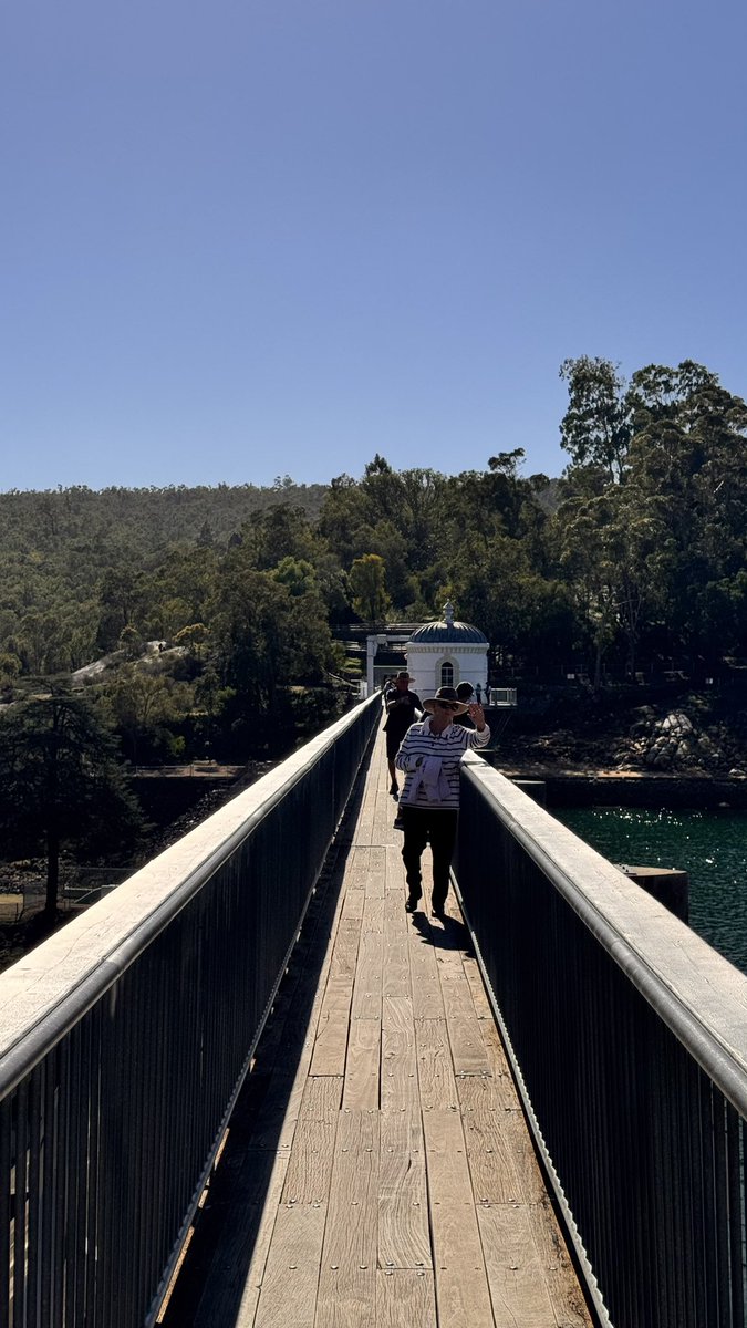 couldntknow's tweet image. 