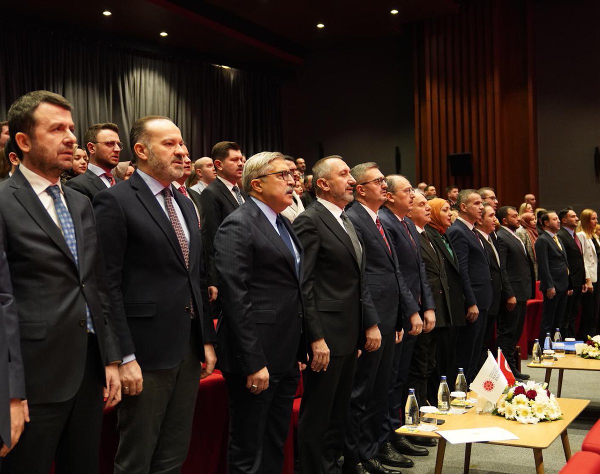 📍 Ankara 🇹🇷

Cumhurbaşkanlığı İletişim Başkanlığı tarafından düzenlenen “Sosyal Medyada Sorumluluk, Özgürlük ve Güvenlik Paneli”nde konuşmacı olarak yer aldık.

Dijital mecraların toplumsal hayat üzerindeki etkilerini, ifade özgürlüğü ile güvenlik arasındaki hassas dengeyi ve