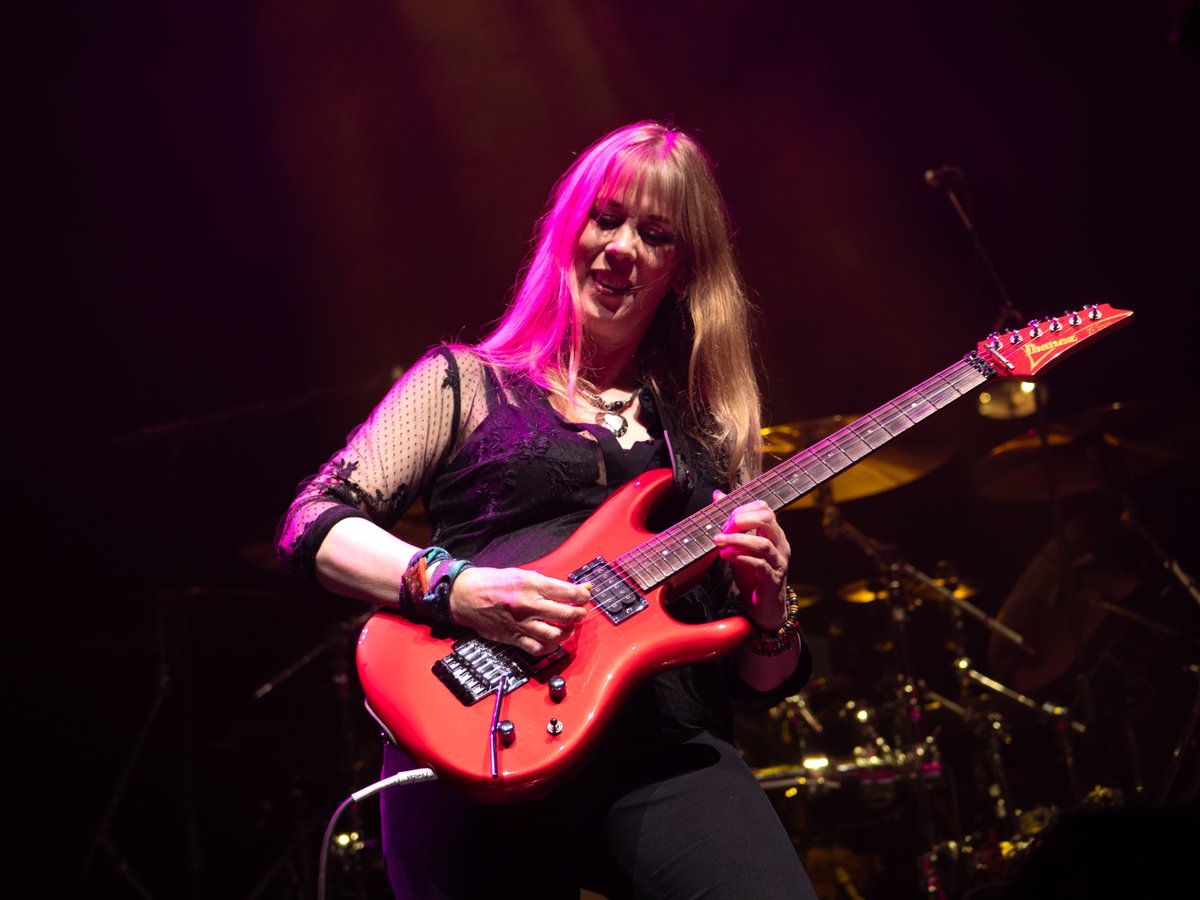 amandalehmann25's tweet image. I’m very pleased to be performing at six UK @HackettOfficial shows later this year: Cambridge, Ipswich, Eastbourne, York, Liverpool &amp;amp; the Royal Albert Hall. Due to other commitments I won’t be on all UK dates this time 😔 but I hope to return to those places again very soon 🎸🎶