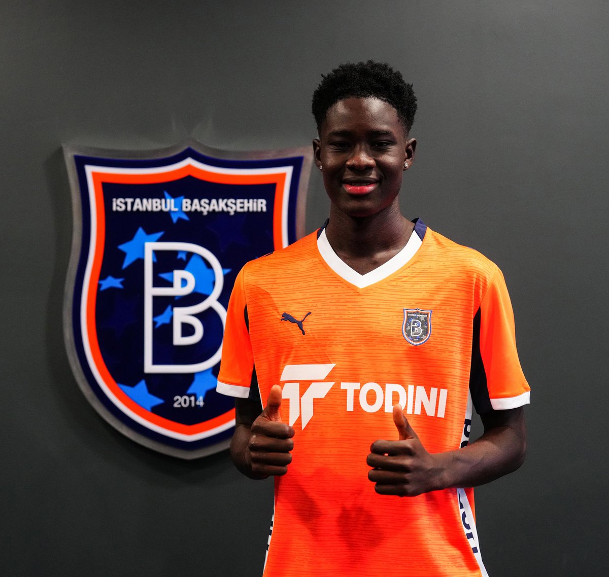 ibfkAkademi's tweet image. ✍️🏻 Kulübümüz, altyapı oyuncularımızdan Gambiyalı Abdoulie Njie ile 3 yıllık profesyonel sözleşme imzalamıştır.

Sözleşmenin kulübümüz ve oyuncumuz adına hayırlı olmasını temenni ediyor, Njie'e başarılarının devamını diliyoruz.