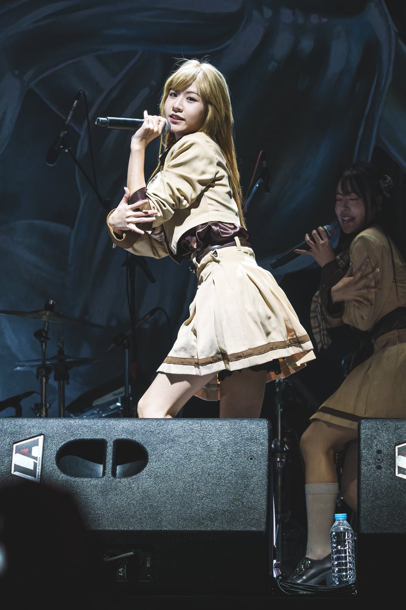 SkipWorkfor48TH's tweet image. BNK48 @ CAT มือ 2 [2026-01-17] (BLYTHE Part)

น้องบลายธ์หัวทอง แรงดีไม่มีตก

อัลบั้ม
tinyurl.com/4dtrvn62

#BNK48
#BlytheBNK48