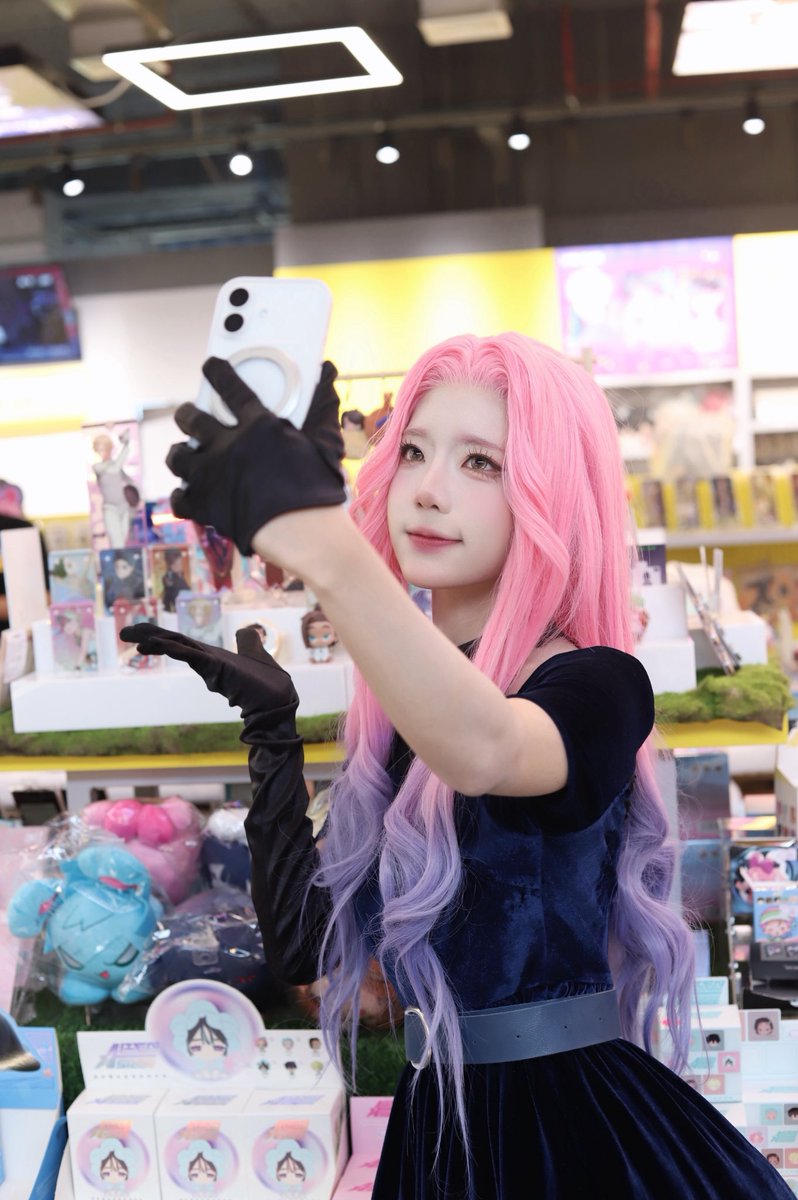 snowkirakiraa's tweet photo. เอาบรรยากาศที่ร้าน Vibemax สาขา Future Park เมื่อวันที่ 17 ม.ค. มาฝากค่ะ ♡

สามารถสั่งทางออนไลน์ได้ที่
> https://t.co/5TTRvavCxj < 

ALIEN STAGE THEMED STORE EXCLUSIVE
16-29 มค.
VibeMax Store Union Mall
VibeMax Store Zpell @ Future Park

#VibeMax #AlienStage #ALNST #AlienStageTH https://t.co/v6zWaZkYqF