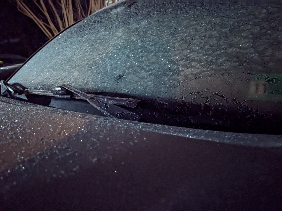 MHendersonWTKR's tweet image. FROST🥶
Give yourself some time to defrost this morning!
(This was my view)

wtkr.com/weather
#FirstWarn3