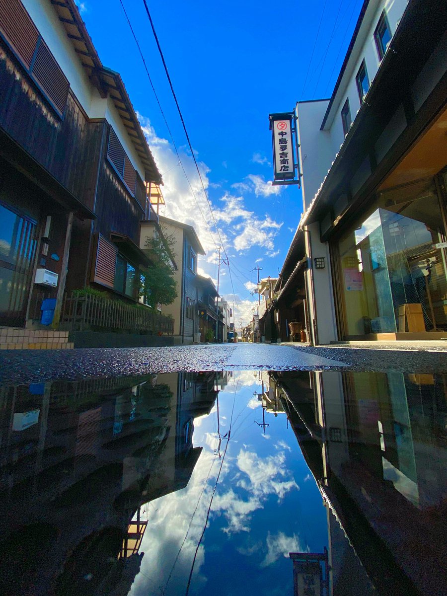 shnimohus's tweet photo. 雨上がりに映る世界 https://t.co/WqlxShowrU