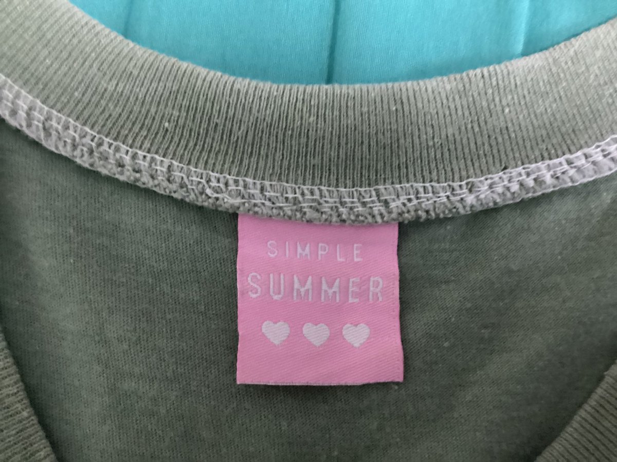 Sumavadee2's tweet photo. ส่งต่อ เสื้อยืดมือสองสภาพดี ป้าย simple summer รอบอก 44 นิ้ว ความยาวเสื้อ 27 นิ้ว ผ้าคอตตอนแท้ 100% ผ้านิ่ม ระบายอากาศได้ดี ไม่ใช่ผ้าลื่น เหลือ 100 ส่งฟรี สนใจ dm/mt ได้ค่า
#ส่งต่อเสื้อผ้า #เสื้อผ้าน่ารัก #เสื้อยืดมือสอง #ส่งต่อเครื่องสำอาง #ส่งต่อสกินแคร์ #ส่งต่อน้ำหอม https://t.co/tHIOFF6C71
