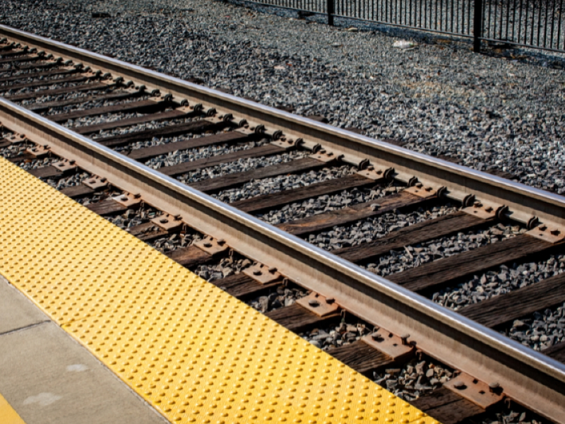 🚉 La circulació de trens de @Rodalies continua suspesa. 

👤 Aquesta tarda es farà la propera reunió de seguiment per avaluar la situació. La prioritat actual és garantir la seguretat dels usuaris. 

⚠️ El Pla #FERROCAT es manté activat en fase d'alerta.