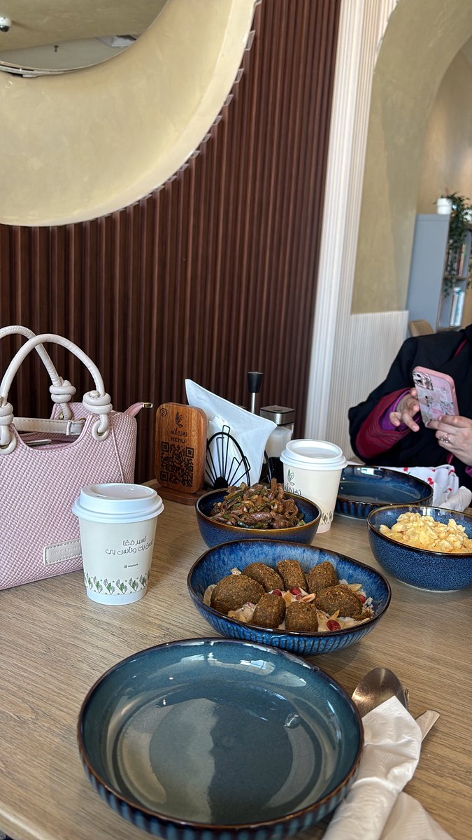 ياحلو الطلعه الصباحيه والفطور مع الخوات الله لايحرمني منكم احبكم يا قطعه من قلبي ♥️