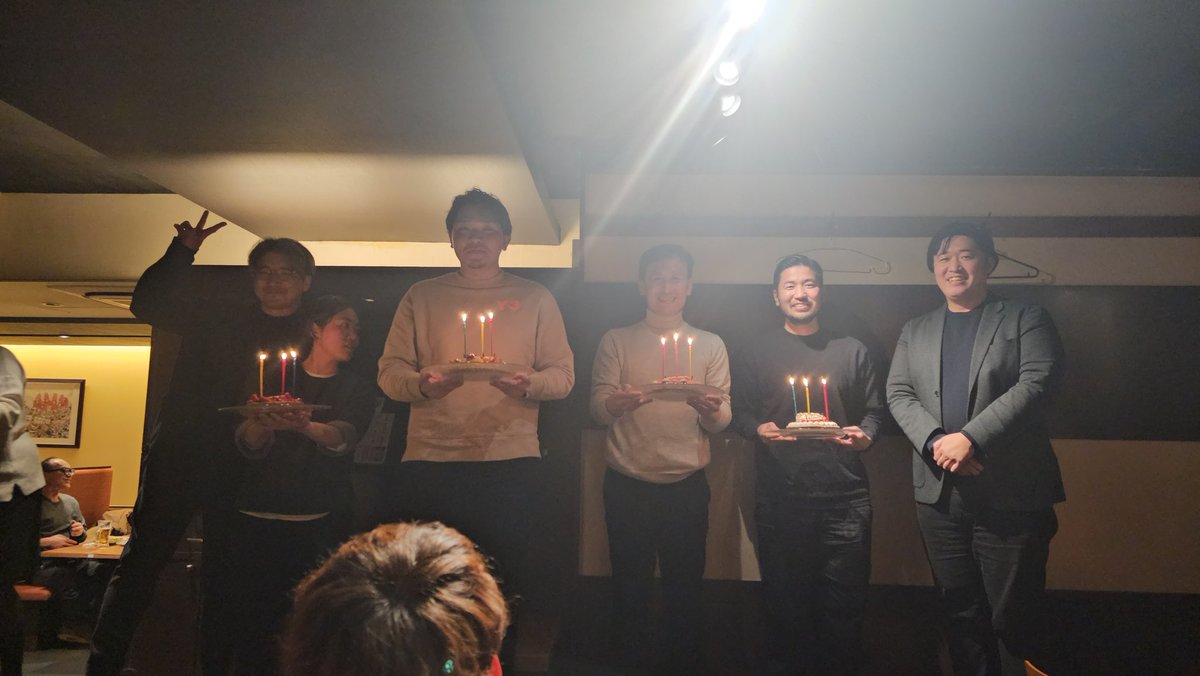 sun_spirits's tweet photo. 今日は時計スクールの勉強会in 大阪。
輸出業界はトランプ関税の影響を受けまくってると聞くが、うちはそんなの全く関係ない。
今回も12月に時計で新たに月利150万達成者が3人、月利100万達成者1人誕生。

あ、みんな勘違いするけど、これ小売りの営業利益ね。
消費税還付はうちは別勘定。
あくまで副産物。
小売りで儲からなければ物販じゃない。
ここに更に消費税還付が年間で何百万も返ってくる。
ebay輸出ビジネス最高やね。