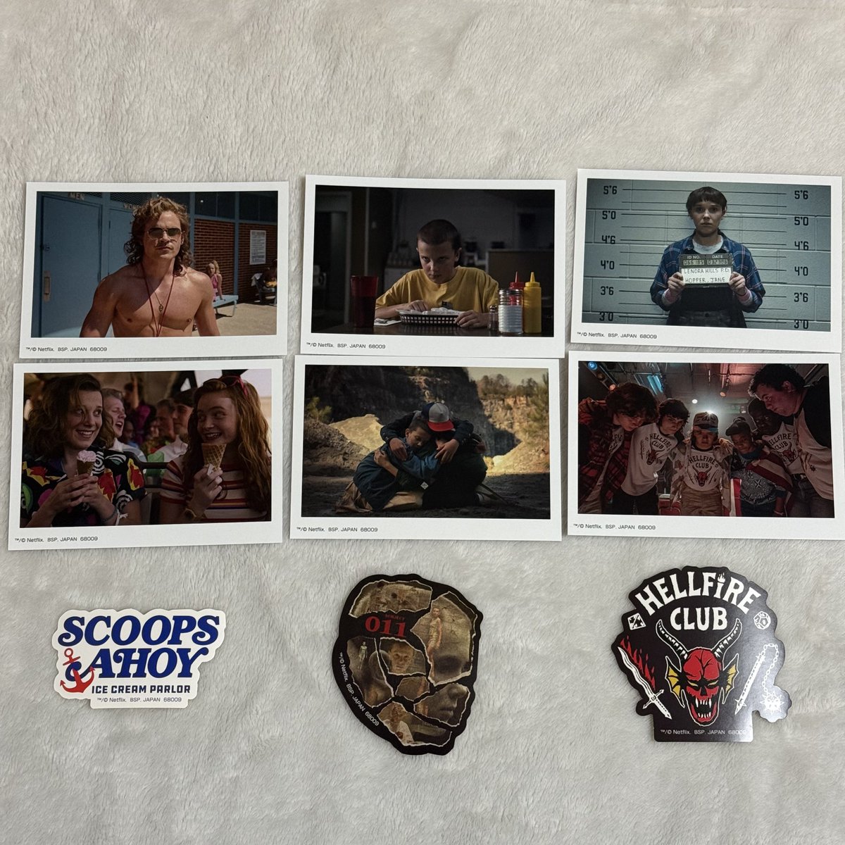 __amga2's tweet photo. ストレンジャーシングス　一番くじ　交換

【譲】I賞　ブロマイド&amp;ステッカー
　　画像1枚目のもの

【求】I賞　ブロマイド&amp;ステッカー
　　画像2枚目💖のもの

バラでの交換も優先度により検討します。
ぜひお気軽にお声がけください☺︎ https://t.co/lZPVhSrogg