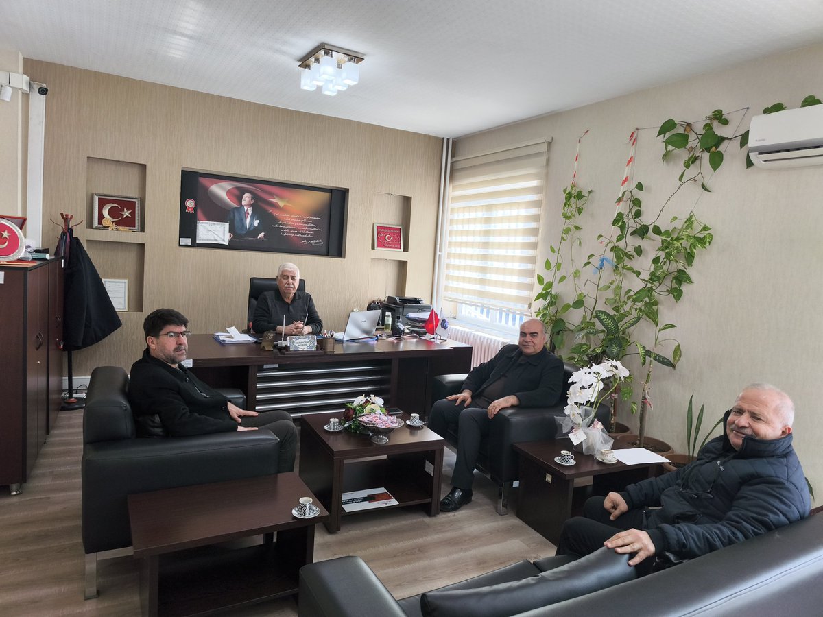 TAD Rasime Polat İlkokulu Müdürü Mahmut Kaya hocamızı ziyaret ettik.Egitim çalışanlarına gayretlerinden dolayı teşekkür ediyor,çalışmalarında başarılar diliyorum.
<a href="/_aliyalcin_/">Ali YALÇIN</a>