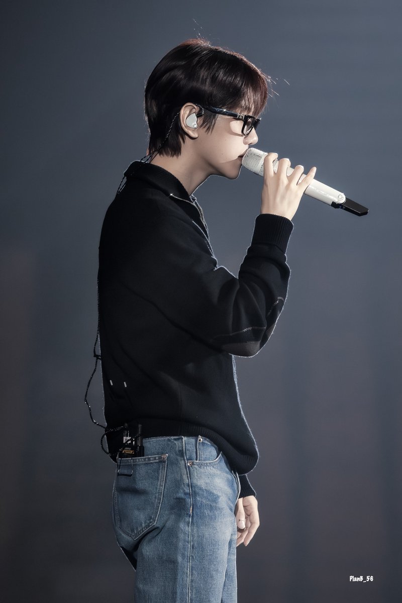 PlanB_56's tweet image. Reverie dot #백현 

안경백현 너무 좋아서 마음이 힘듬

#ベッキョン #BAEKHYUN @B_hundred_Hyun
