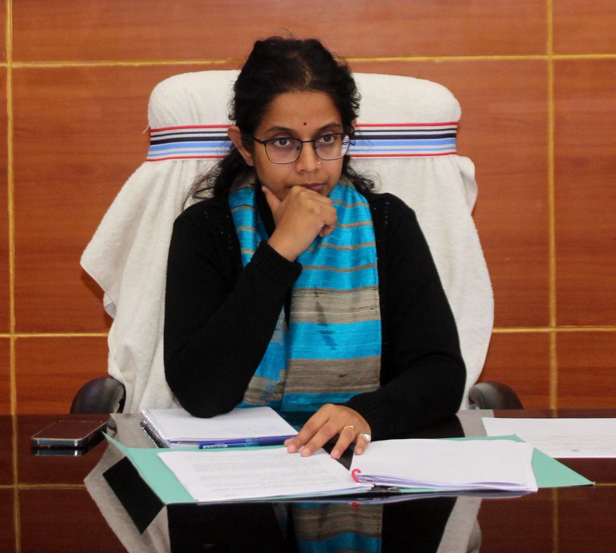 Iprd_Bokaro's tweet image. उप विकास आयुक्त श्रीमती शताब्दी मजूमदार की अध्यक्षता में पशु जन्म नियंत्रण (एबीसी) कार्यक्रम की समीक्षा बैठक।

सार्वजनिक श्वानों हेतु फिडिंग जोन/सेल्टर चिन्हित करने, नसबंदी-टीकाकरण के नियमित शिविर व पालतू पशु पंजीकरण पर जोर।
#ABCProgram #AnimalWelfare #Bokaro
@JharkhandCMO