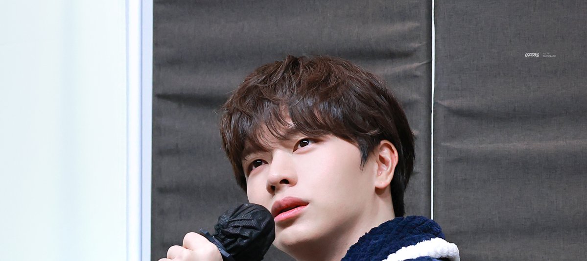 6OOK6's tweet image. 260117 프롬 포토이벤트 #육성재💗 

탭하면 롱다리 여우 등장💥

#성재 #ユクソンジェ
#YOOKSUNGJAE @BTOB_6SJ 

🦊🦊🦊