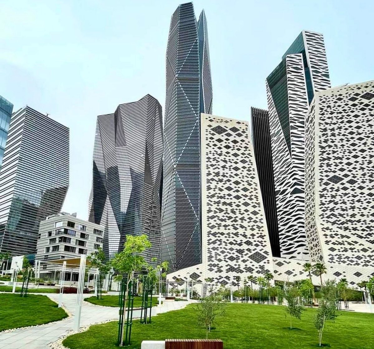 1SMi_'s tweet image. 🚨🚨🚨🚨🚨🚨🚨🚨🚨🚨 معلومة!!!!!

ستبصح المملكة العربية السعودية 🇸🇦 الوجهة السياحة الأولى 
وهذا نظراً للتنوع الجغرافي والثقافي والمناخي الذي تفتقر إليه اغلب دول العالم!🤯💚

• الرياض = الثقافة والترفية
• جدة والخبر = الشواطئ والمنتجعات الفاخرة
• مكة والمدينة = المشاعر المقدسة…