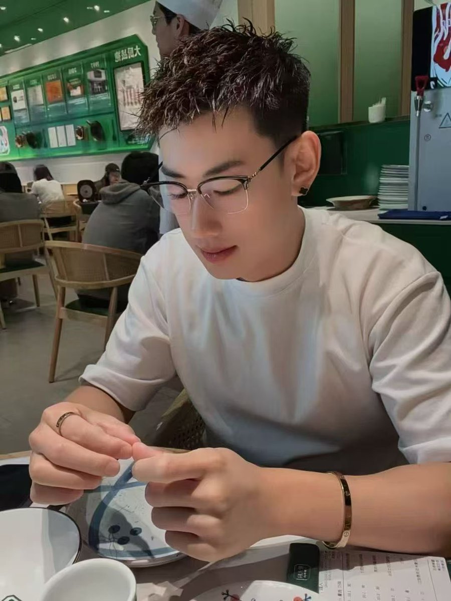 雄小叔 tweet media