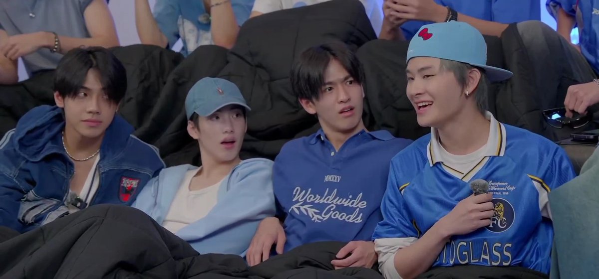 mdwiizz's tweet image. 'เราอกหัก เราเศร้ามาก แต่ยังหน้าด้านอยู่' เพื่อนหันขวับอย่างไว 55555555555555555555555555กุจะบลู

#THAIchayanon
#BUS_SoBlue
#BUS_SoBlue_MV