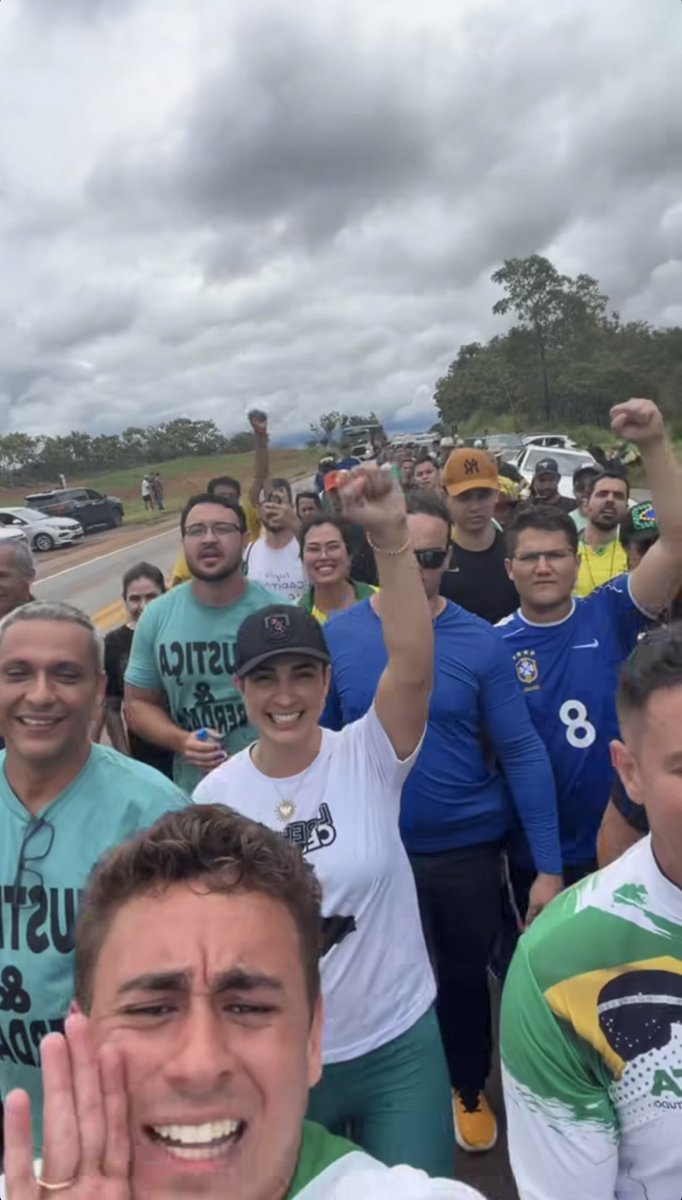 MarianaNaime's tweet image. Minha participação na Caminhada pela Liberdade vai muito além de um trajeto físico.
Isso é um ato profético.

Estamos avançando.
Marchando.
Reconquistando territórios que foram roubados na lei, na verdade, na consciência e na esperança do povo.

Não é só sobre chegar a Brasília.…