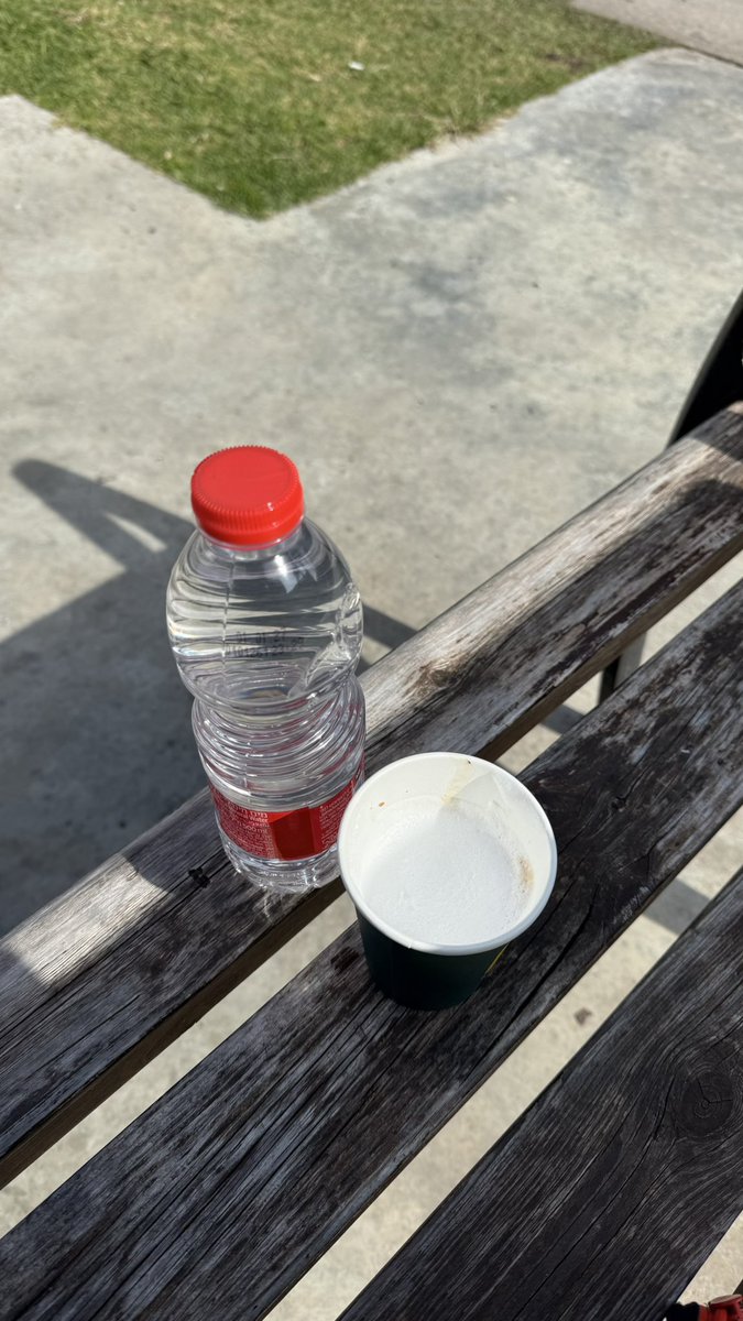 مهما مر بحياتك أشخاص يبقى شخص 
           بينهم أغلاهم وأحبّهم » 

          وقيل على سياق ذلك :

تدري إنك عندي اغلى من الغالين وزود 
وإن لك فالقلب .. جرّه ولك ماطى قدم 

جعلني ماذوق حزنك وجعلك ف الوجود 
  وجعلني ما اعتاض .. ولا خلا ولا عدم