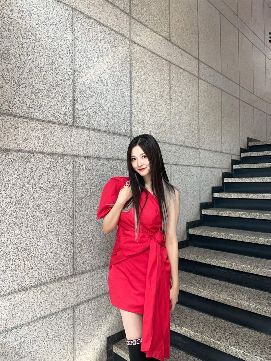 remi_ly0426's tweet image. 🍒Cherry Bullet Day🍒

7년 전 오늘 데뷔했습니다🌟
제가 활동했었던 소중한 그룹의 데뷔일이자, 저의 데뷔일이기도 해요.

앞으로도 계속 나아가겠습니다!
앞으로도 지켜봐주세요😌💭
룰렛 고마워요! 사랑해~&amp;gt;&amp;lt;❤️

#체리블렛