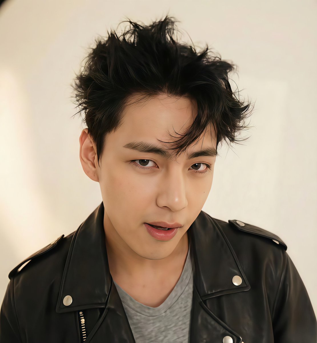 brblyci's tweet image. thats my baby🖤 
#taehyung #V_TYPE非