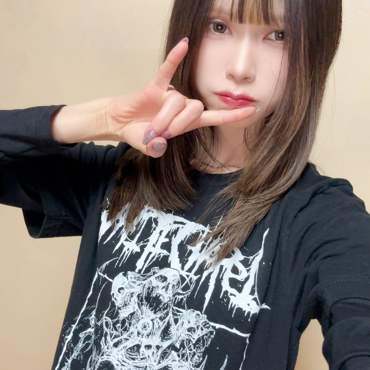 35left's tweet image. 推し活っっ💓
大大大好きすぎるバンドWhiteChapelのTシャツやら何やらが、ついに昨日届きました✨
半年ぐらい悩んでやっとこさWhiteChapel様公式から購入！
Tシャツ全部かっこいい~🫰
ロンＴもお袖の骸骨がかわいい~🫰
パーカーもバンドロゴが刺繍でかわいい~🫰
幸せだぁ😍
また来日してぇぇぇ😭💕