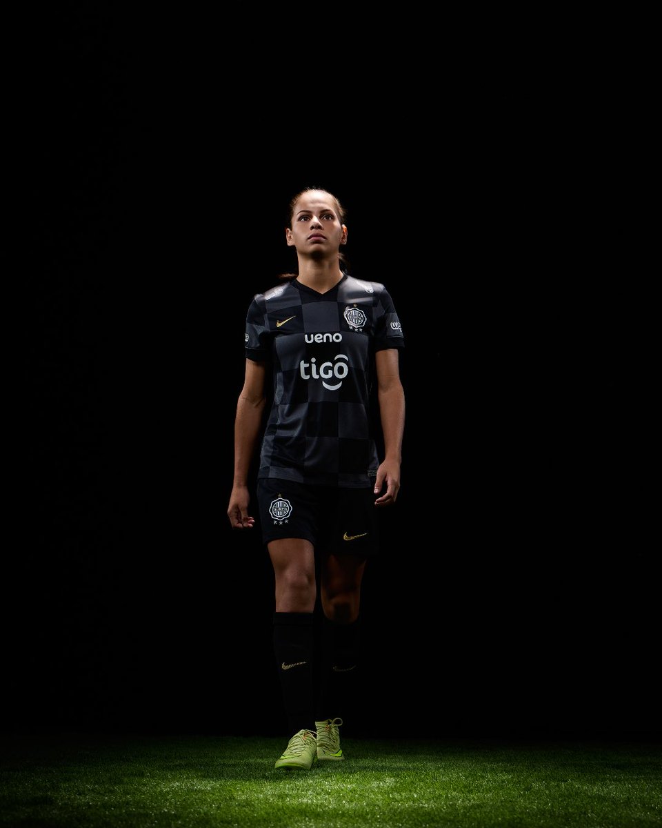 Con estas camisetas, celebramos el legado imborrable de Osvaldo Domínguez Dibb, nuestro eterno Presidente.

La persona que nos enseñó que, para Olimpia, no existen imposibles.

¡Heredamos la Gloria! 🕶👑