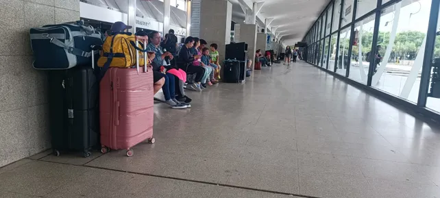 LT8am830's tweet image. #ElPrimero
¿Sacan a los maleteros de la terminal?
"Mi proyecto busca terminar con el monopolio forzoso que se financia con el derecho de uso de la plataforma de la terminal. El pasajero es rehén de una cooperativa"
Concejala @_SamiArias
Vía @maxiklan
youtube.com/@laochoam830