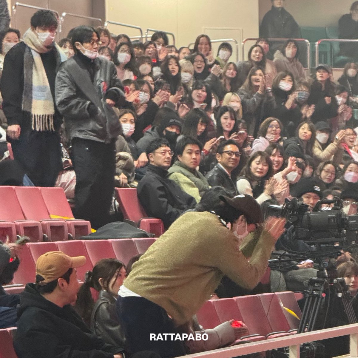 RattaPabo's tweet image. หาให้เจอนะคนที่ให้มากกว่าจอนนี่ ข้ามน้ำข้ามทะเลมาจากเกาหลีเพื่อจะเป็นเมมเบ้อคนแรกที่ได้ดูคอนยูตะ😢 #JOHNNY #YUTA_PERSONA_TOUR