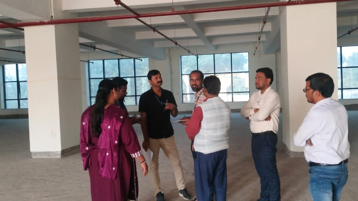 skilled_odisha's tweet photo. Sri Shankar Charan Murmu, Jt. Director, DSDE visited the proposed Kaushal Bhawan at IDCO Building, Mahisapat, Dhenkanal, interacted with candidates and reviewed ongoing training under #PLTP &amp; #NuaOdisha skill initiatives. https://t.co/jYzyPDLqCS