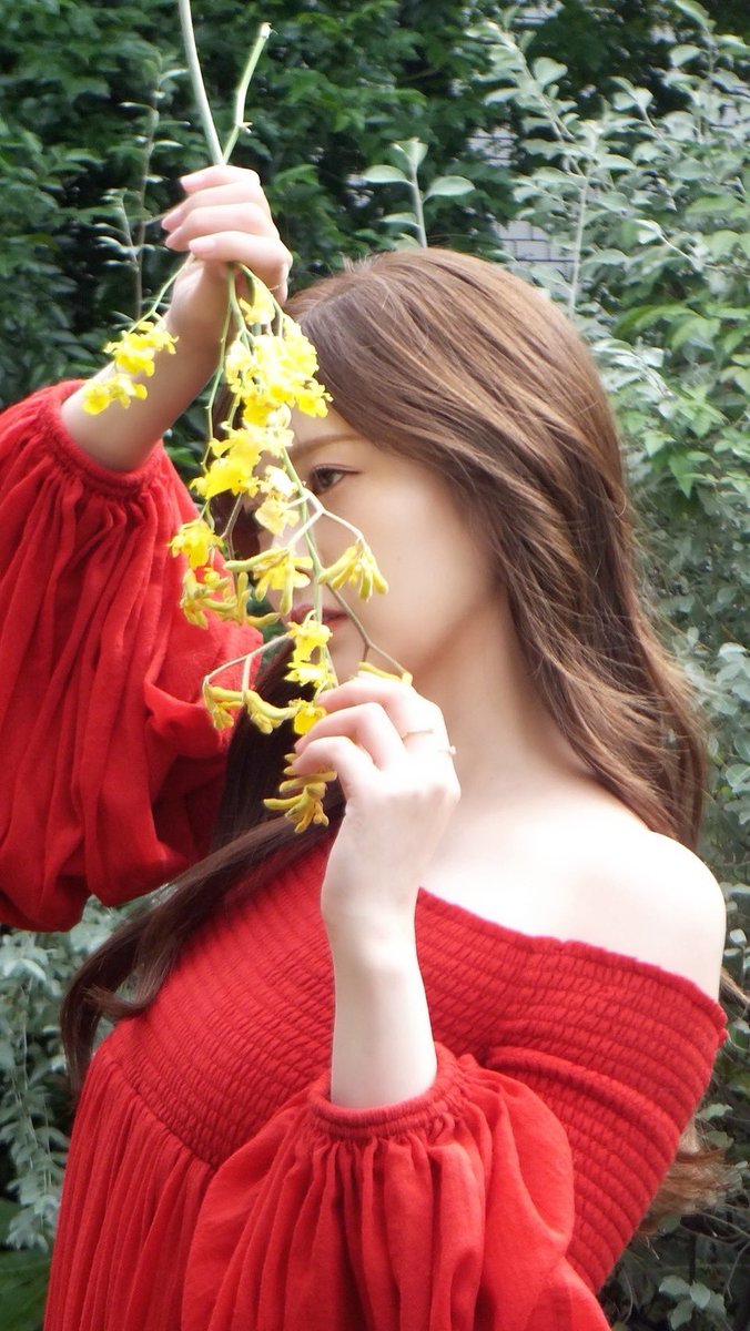 翔*平様 【12月29日まで専用】乃木坂46 白石麻衣生写真 白石麻衣の美貌際立つ…乃木坂46、宇宙船舞台のジャケ写公開 | オリコン