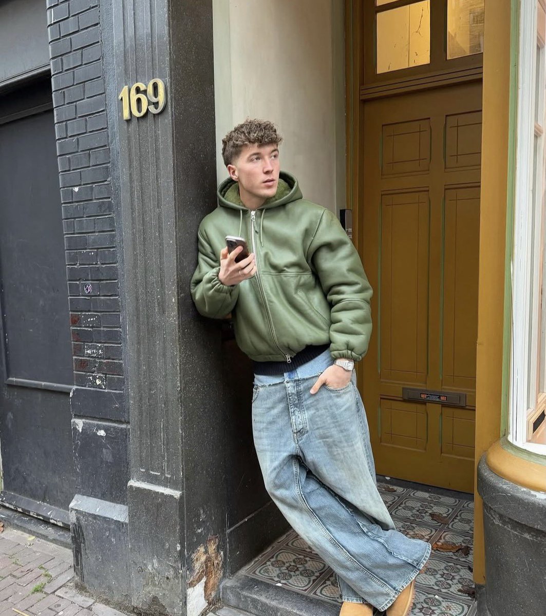 jabatannya di timnas cukup serem
panglima skena