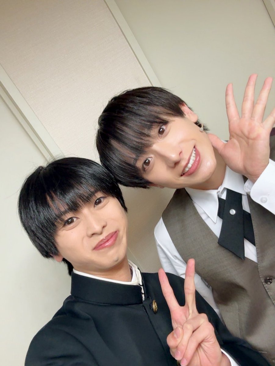 sato_jun45's tweet image. 舞台UNREAL-不条理雑貨店-

5日目2公演にご来場頂きありがとうございました！！
本日は詠斗くんのお誕生日です✨️
改めておめでとうございます🎉🎉

明日も2公演です！
マチネ公演後、アフタートークがございます！！
お待ちしております✨️

詠斗くんと✨️

#アンリアル
#UNREAL