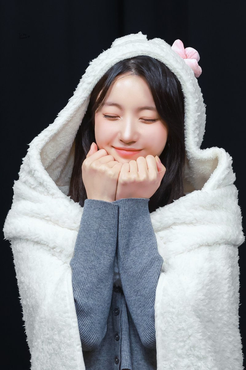 yubin_dreams's tweet image. 260117 유빈  

앙! 아기토끼🐰

#오마이걸 #OHMYGIRL 
#유빈 #YUBIN 
@WM_OHMYGIRL