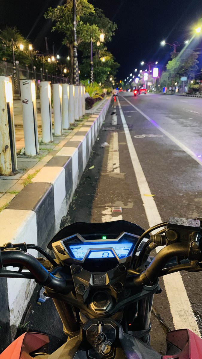 putu2221's tweet image. Efek gak bisa tidur🫠🫠 #Sidoarjo #Surabaya