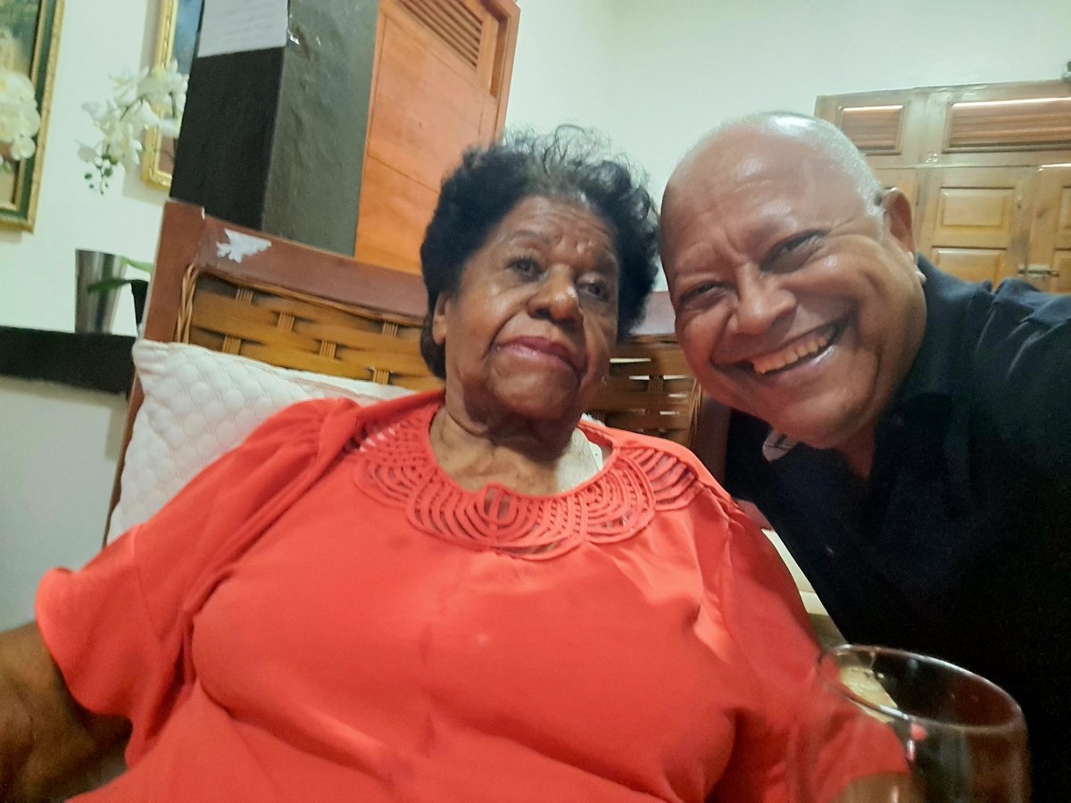 DelisHerasme's tweet photo. NIDIA HERASME PEÑA #TIA #MUNUNIA EPD. #PAZ A SU ALMA, QUE #DIOS LA #ACOJA EN SU SANTO SENO...AMENNN. #TIA, #MAESTRA/#PROFESORA, CONSEJERA, #COMPRENSIVA Y #TOLERANTE; TENEMOS #MUUUUUCHAS HISTORIAS @DeliaMHerasme @Silvio_Herasme @GrecoHerasme @VictorHerasme @regilhd007 #CRIS PUNTO https://t.co/REGDcAU0ps
