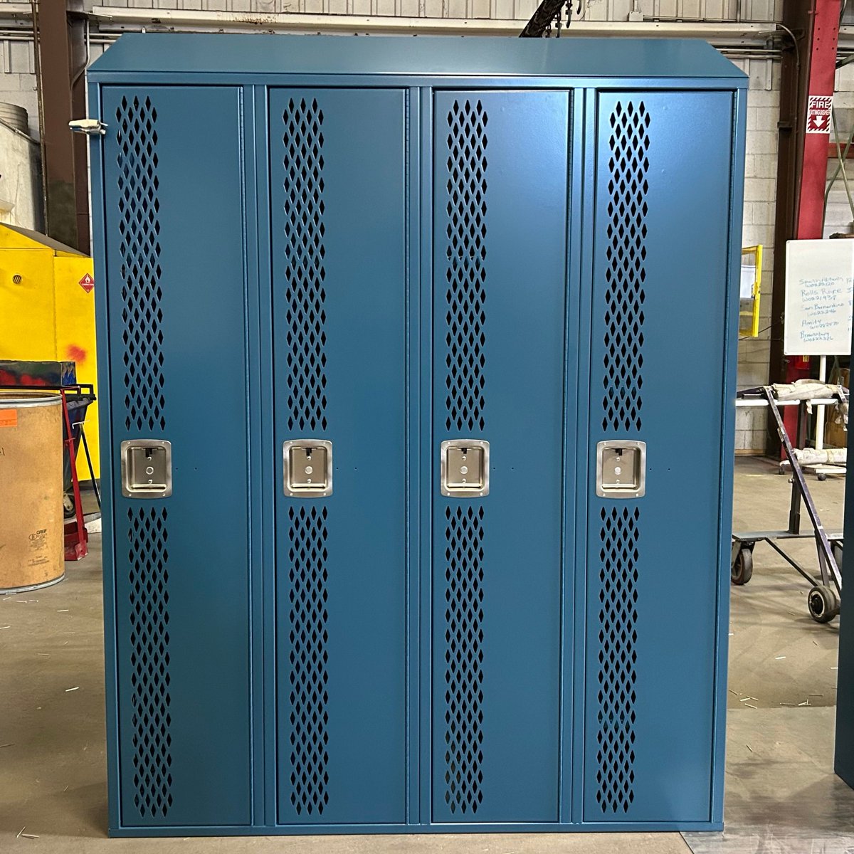 South Atlanta HS in Atlanta, GA

#rebelplus #rebel #sentrytwolatch #diamondperforation #pianohinge #cadetblue #slopetop #1tier #debourgh #lockers