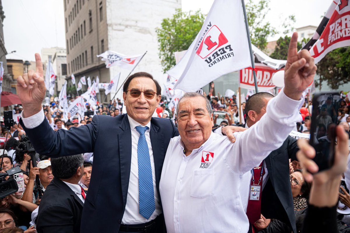 Hoy a las 12:30 p.m. mi hermano será operado, les pido unirnos en oración a los millones de simpatizantes de todo el Perú que queremos y admiramos a Martín. Es un momento duro, pero su espíritu es inquebrantable. ¡No podrán doblegarlo! Martín, estamos contigo.  #MartinLibertad