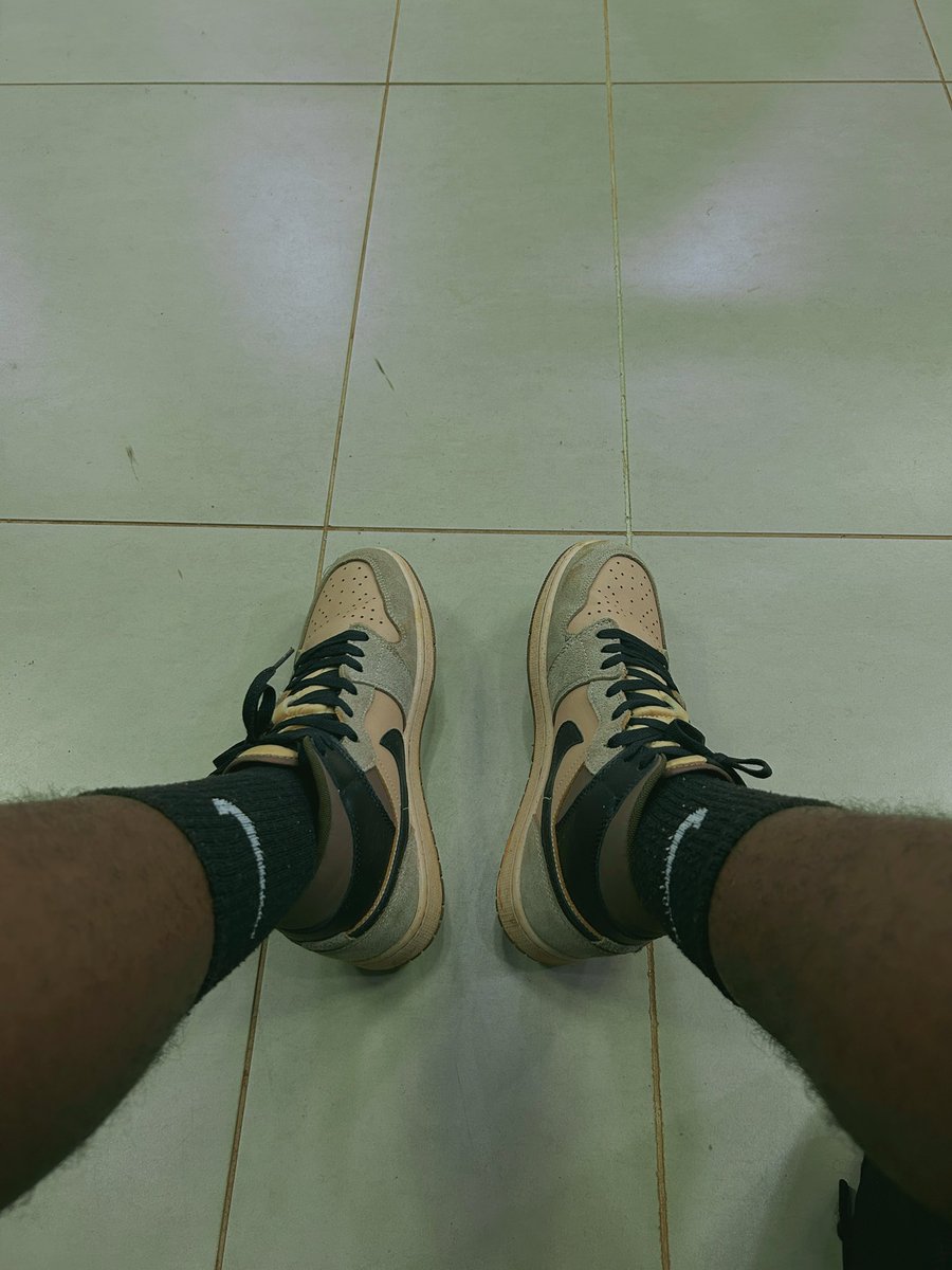 Quote this with your sneaker !!