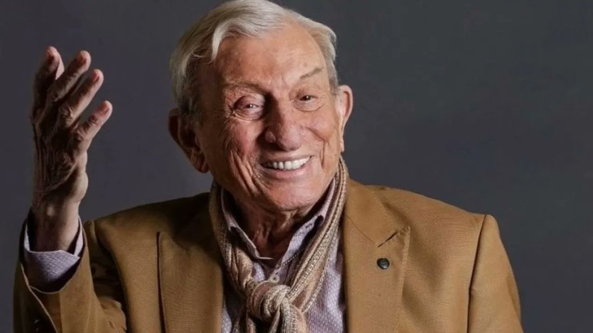 Türk tiyatrosu ve sinemasının duayen isimlerinden Haldun Dormen hayatını kaybetti.

Dipnot:
Haldun Dormen, Türkiye’de modern müzikal tiyatronun kurucularından biri olarak kabul edilir.
Gülriz Sururi, Engin Cezzar, Metin Akpınar, Zeki Alasya ve daha birçok usta ismin sahneye