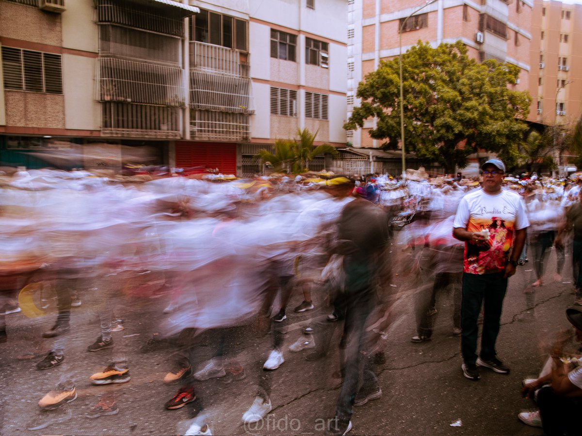 moises_fido's tweet photo. Una pequeña selección fotográfica de la procesión de la Divina Pastora en Barquisimeto, un poco variada dónde no solo se muestra a nuestra madre, icono de la cultura, creencia e identidad larense, sino también de nuestra gente , su legado y su fé. Espero sea de su gusto. Comparte https://t.co/jDLEeaoEsh