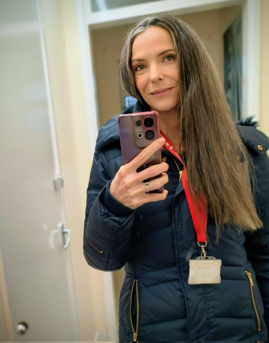 LadyGrace27's tweet image. The kind of day that starts with a coat and ends with homemade cheese and marmite scones...🌧️

#wednesdaymotivation 
#rainydays #baking #scones #delicious