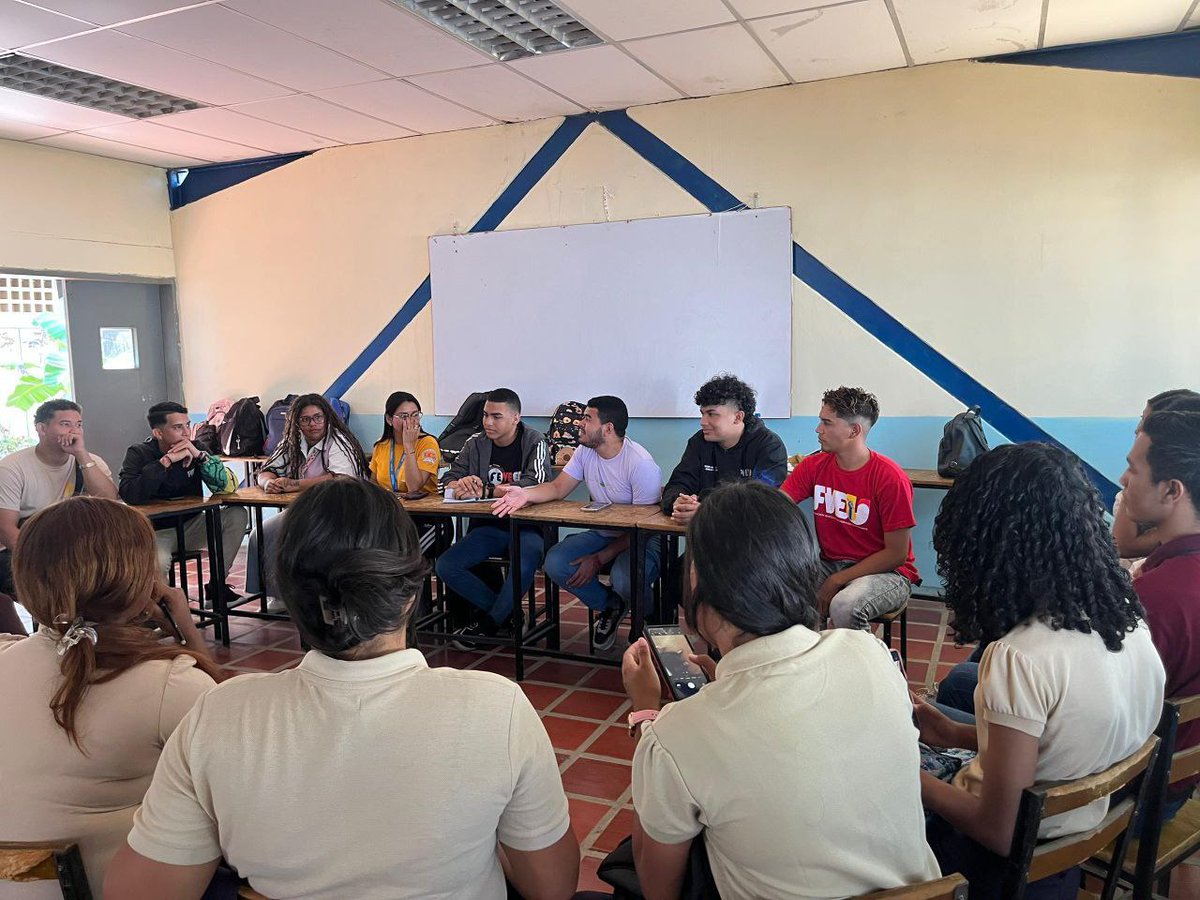 Bringthembackve's tweet photo. Conversatorio y recolección de cartas para el Presidente Nicolás Maduro y la Primera dama Cilia Flores 📩🎥🇻🇪
  
📍 Municipio Sotillo - Anzoategui, Venezuela 
#BringThemBack https://t.co/pJ05cmaxME