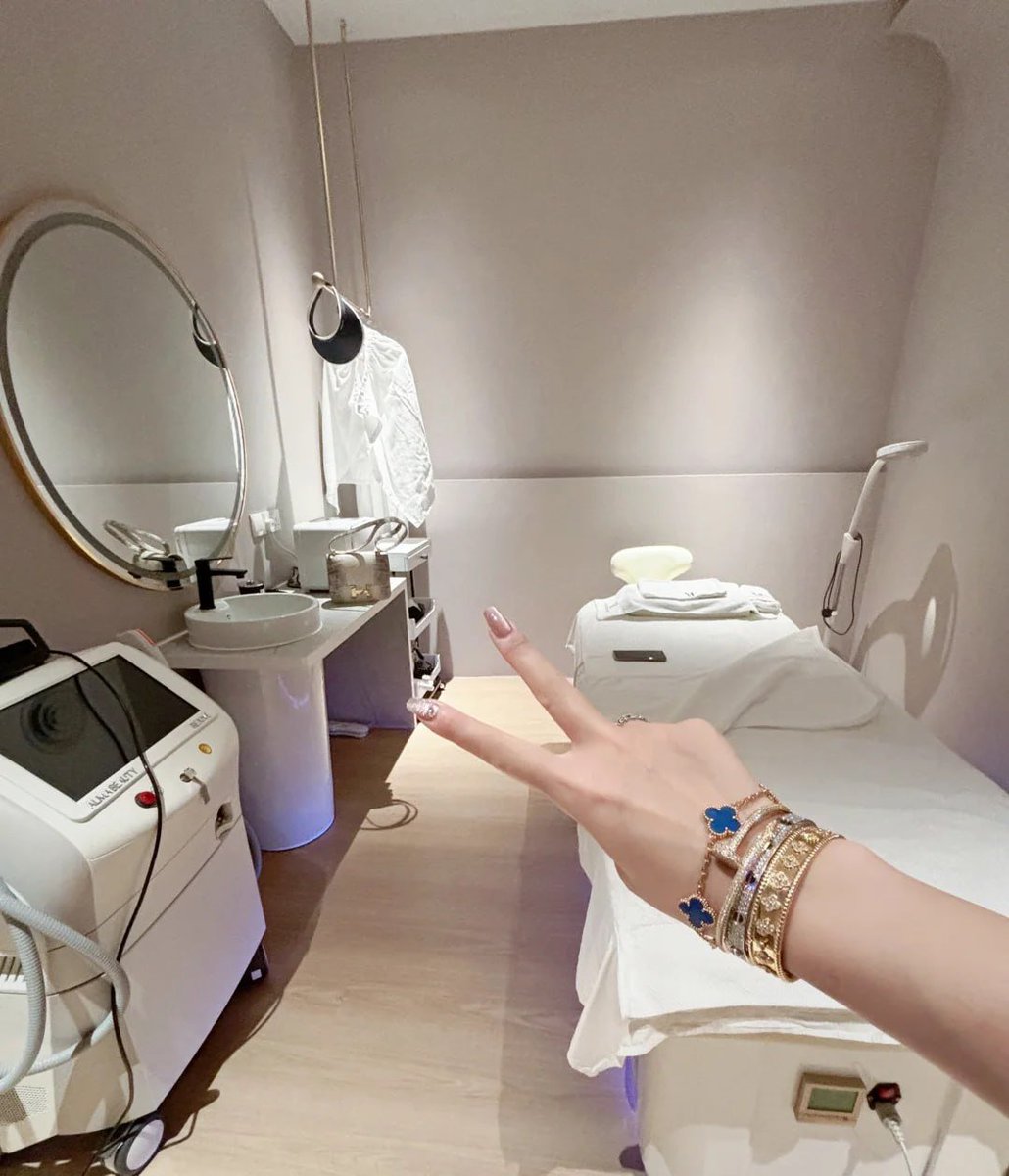 beckandreckdeck's tweet image. I will have a facial treatment today.