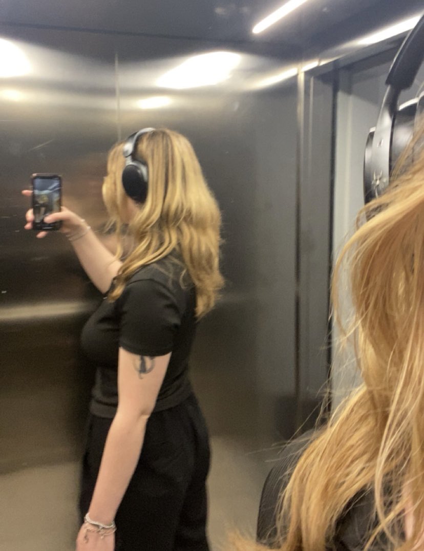 eternelleEm's tweet image. G trop dcheveux