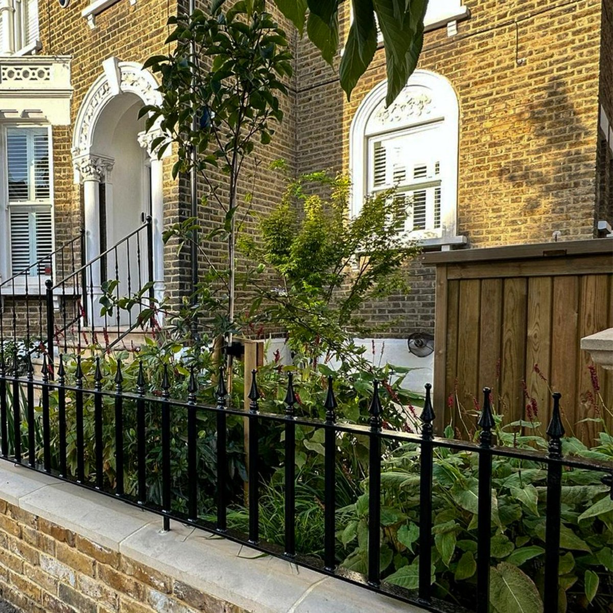 Jacksons Fencing tweet media