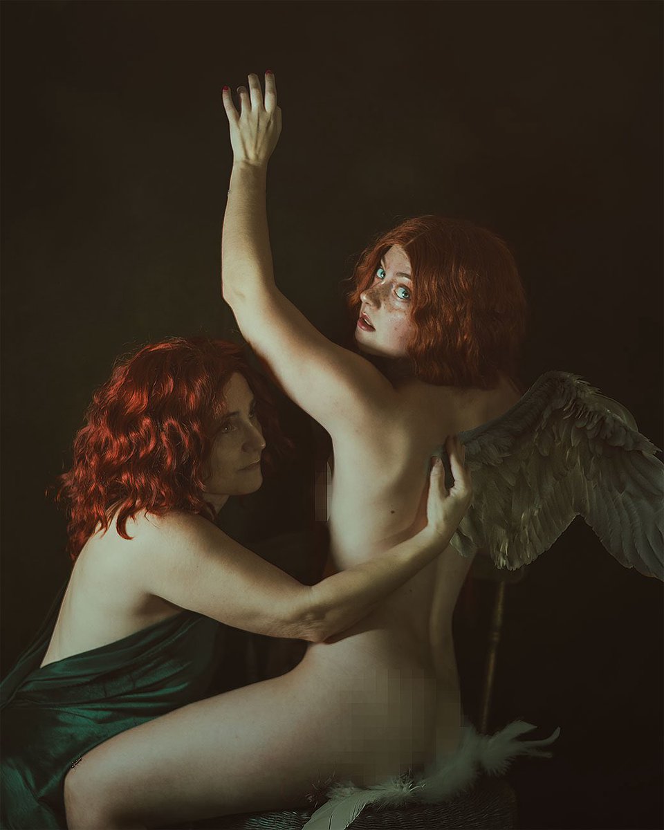 “Dédalo e Ícaro.” (censored)

Autorretrato con mamá sobre el mito de Dédalo e Ícaro. Si os gusta esta foto me ayudáis reposteando y comentando para ayudarme con el algo ritmo 🙏