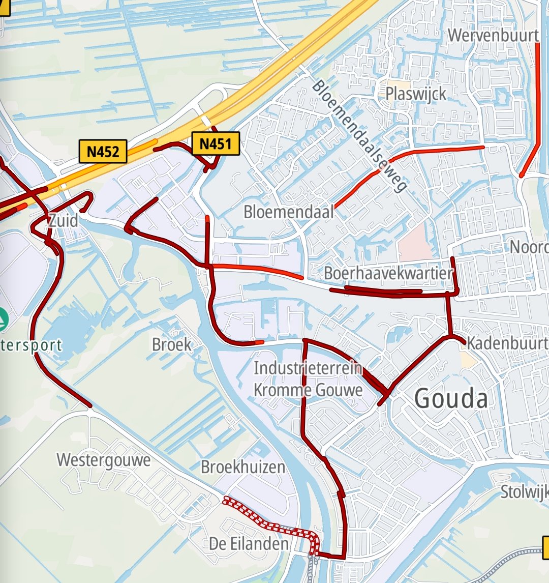 Auto-ongeval bij Julianasluis in Gouda